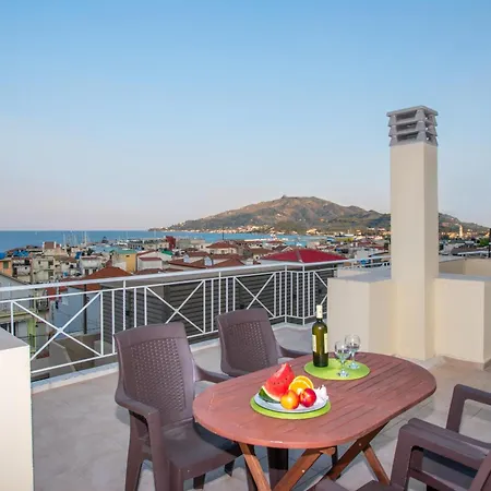 Apartment Coconut Tree House With Port View