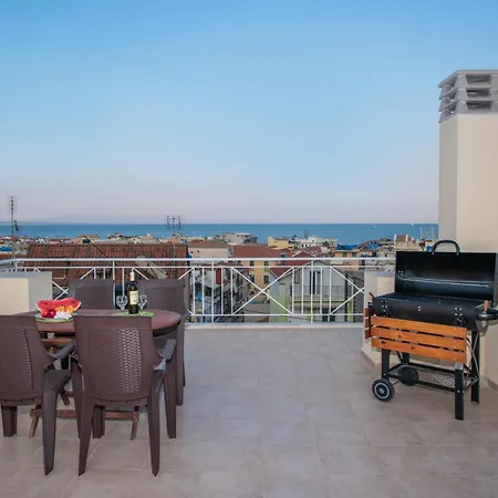 Coconut Tree House With Port View Apartment